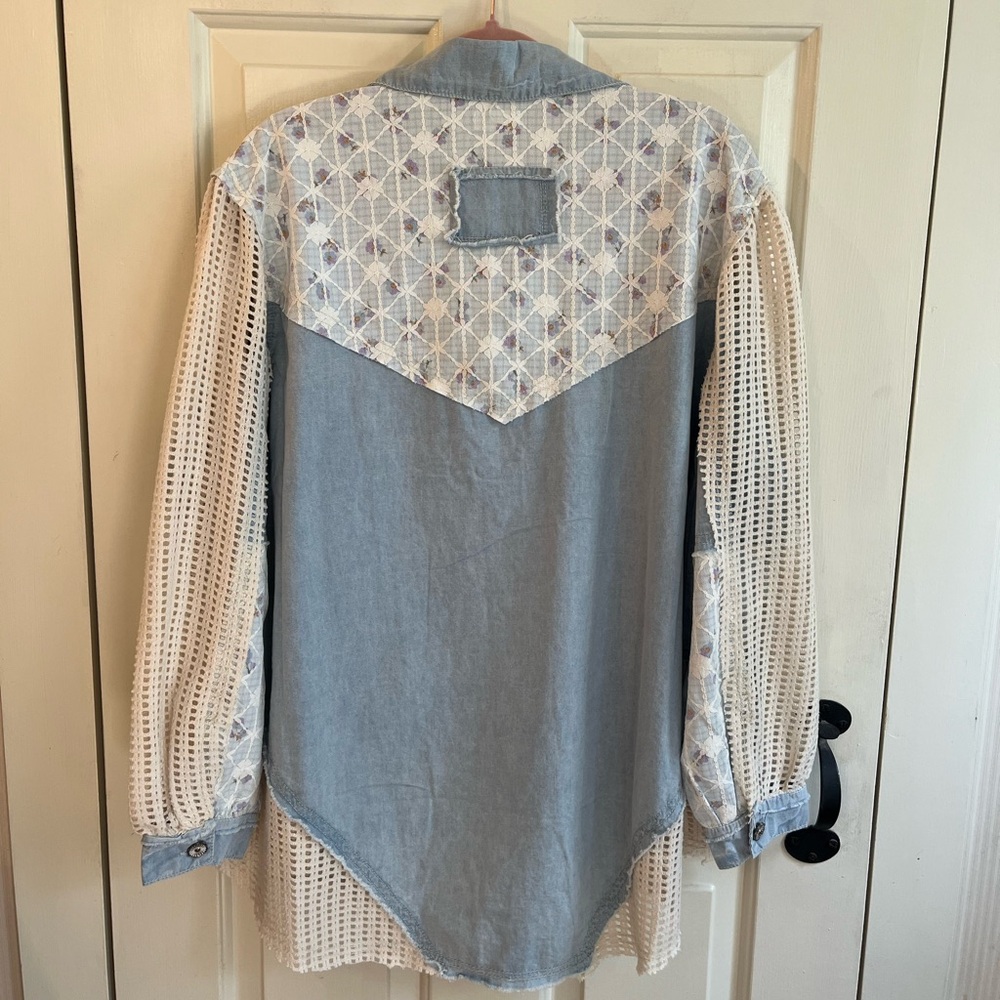 🌸POL Lace Patchwork Denim Jacket🌸 - Picture 5 of 16